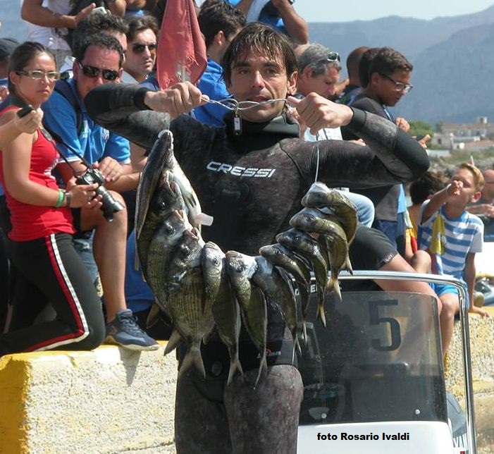 Andrea Settimi con il carniere della seconda giornata